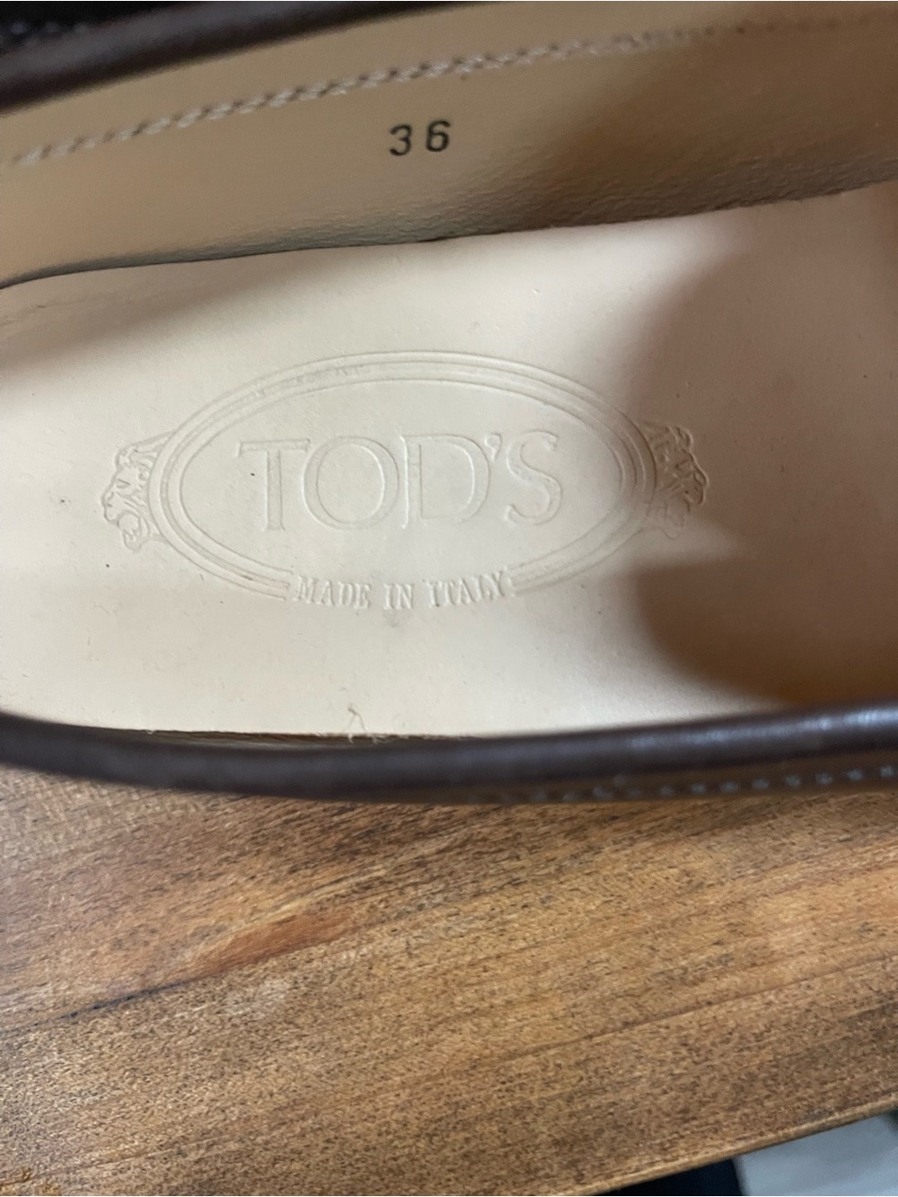 Women’s Tods Penny Loafers . Size 36 - Picture 3 of 10